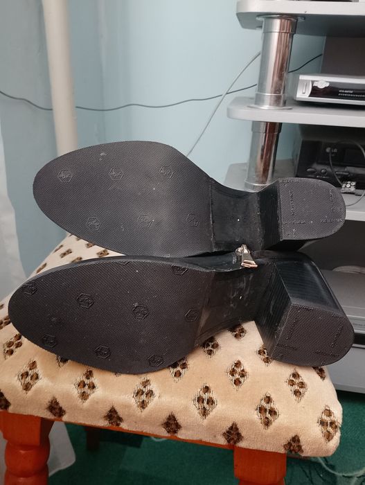 Жіночі сапожки весна,осінь в дуже доброму стані.