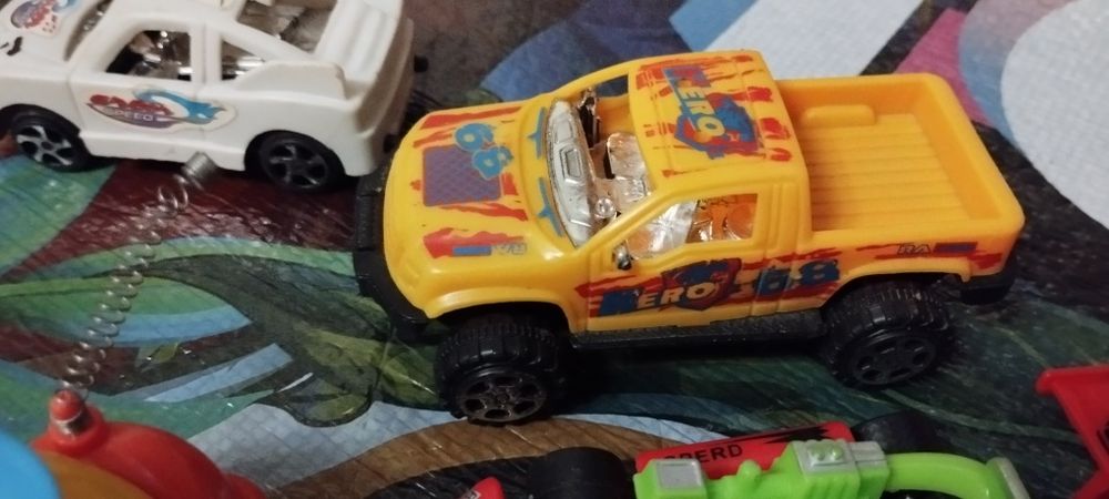 Набір машинок 4шт