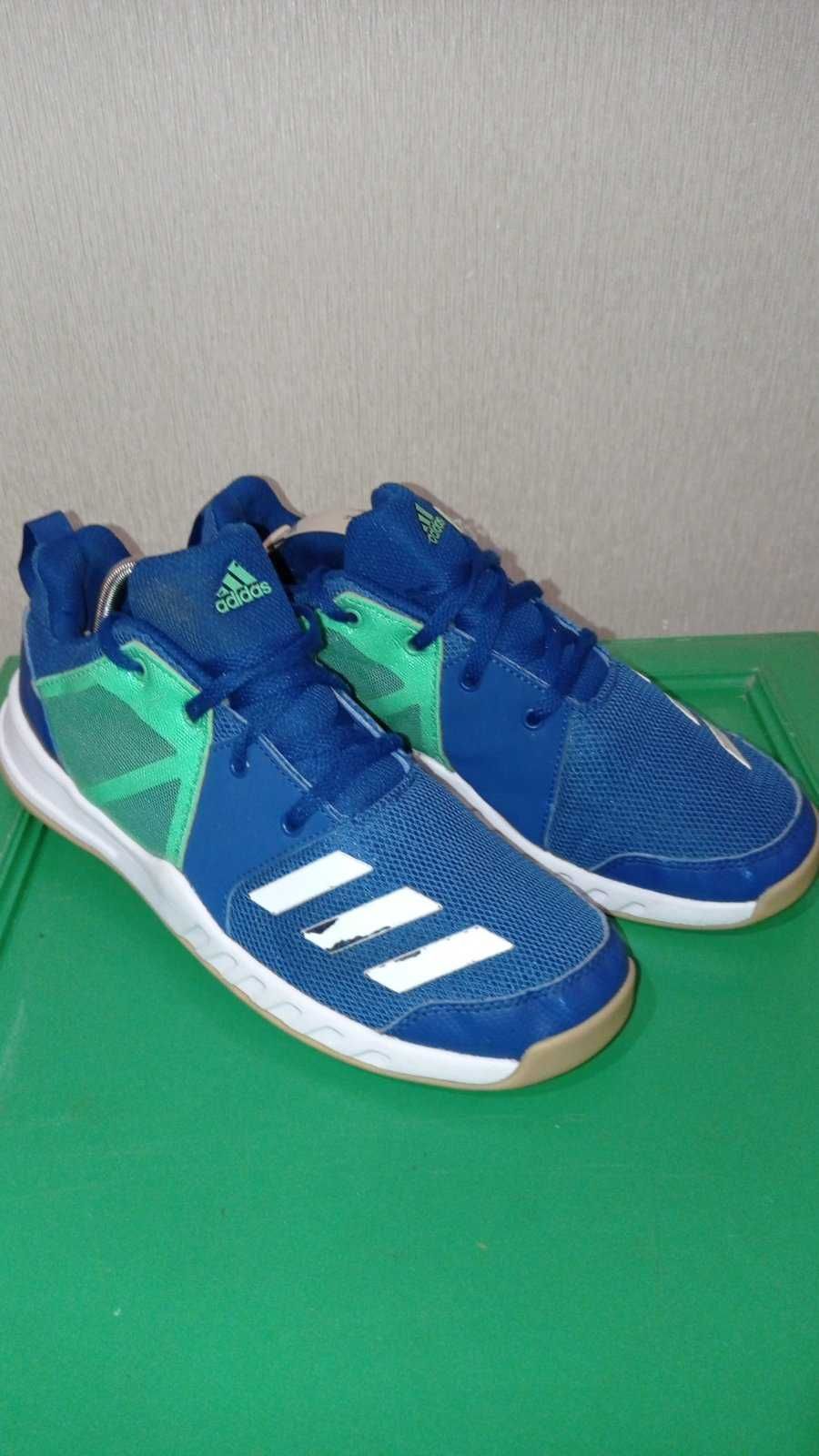 Кроссовки фирмы Adidas 37.5 размера