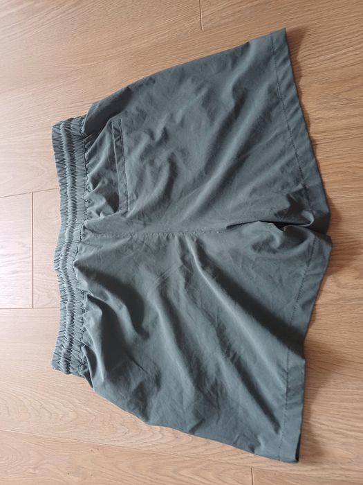 Spodenki sportowe Helly Hansen S khaki nowe