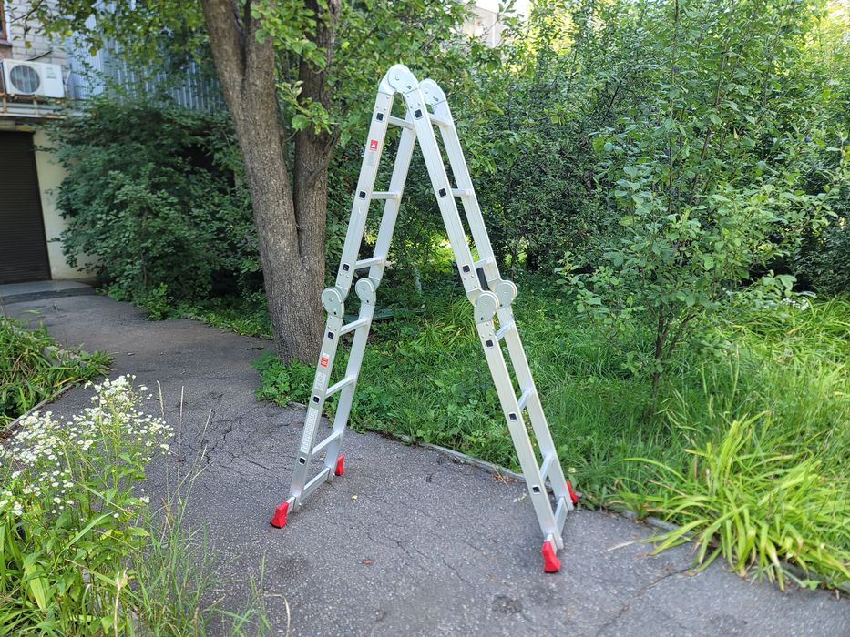 Лестницы стремянки Трехсекционные , Трансформеры Алюминиевые