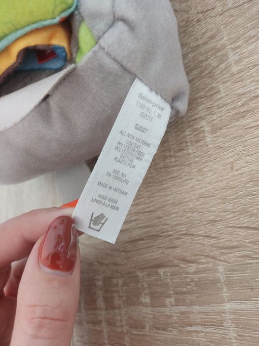 Miękka książeczka sensoryczna zwierzątka Fisher Price GJD37