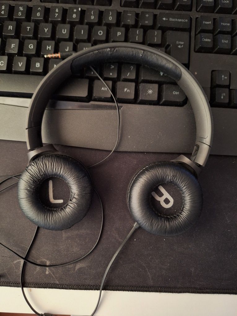Słuchawki przewodowe JBL TUNE