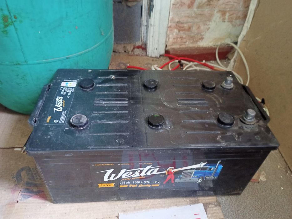 Продам Акумулятори 225