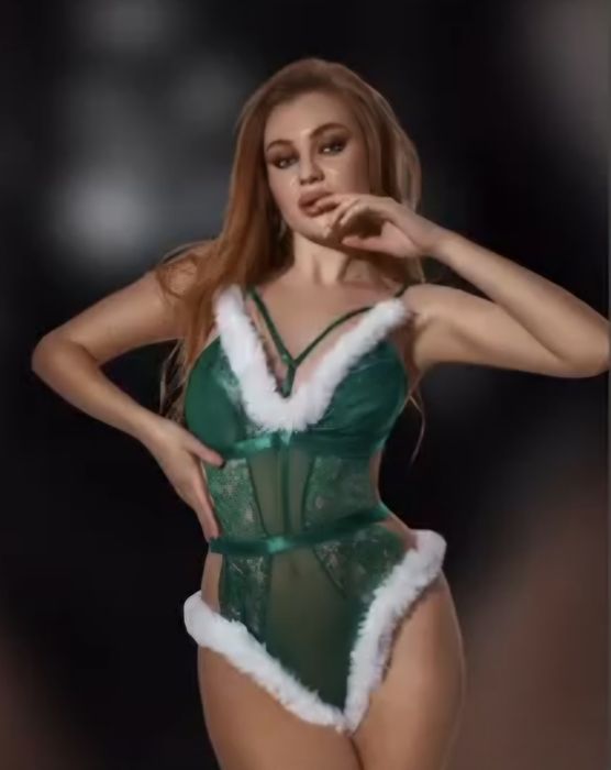 Спокусливий боді у новорічному дизайні