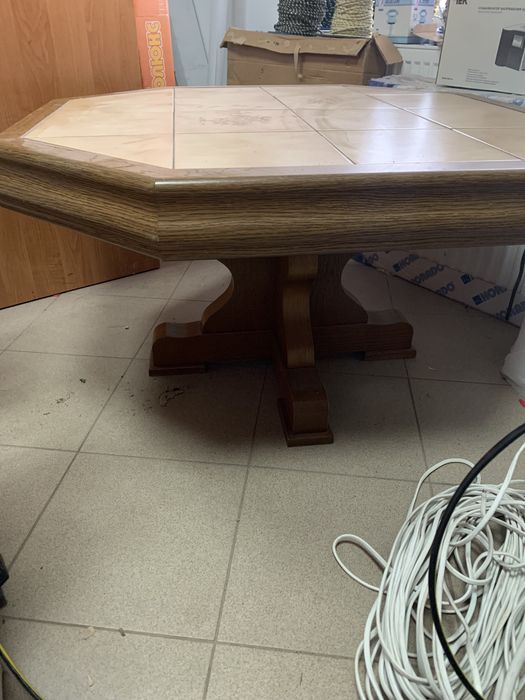 Стіл з керамічним покриттям