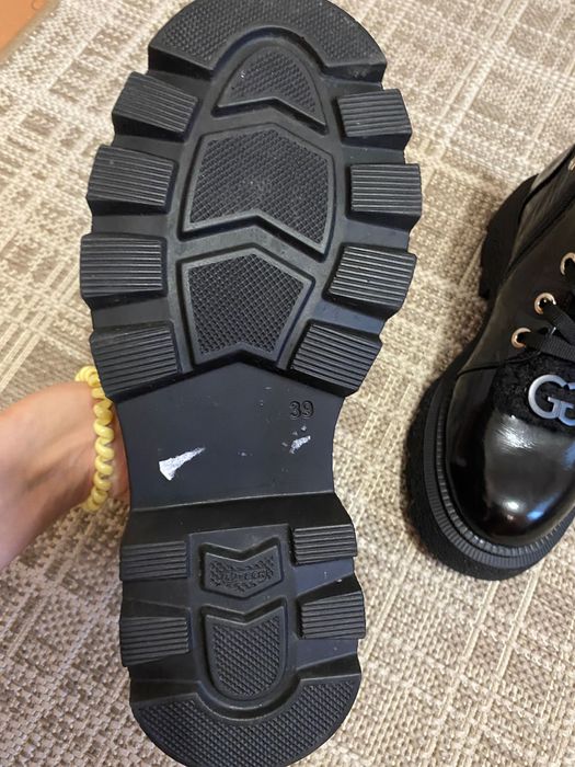 Жіночі черевики,сапожки,ботінки