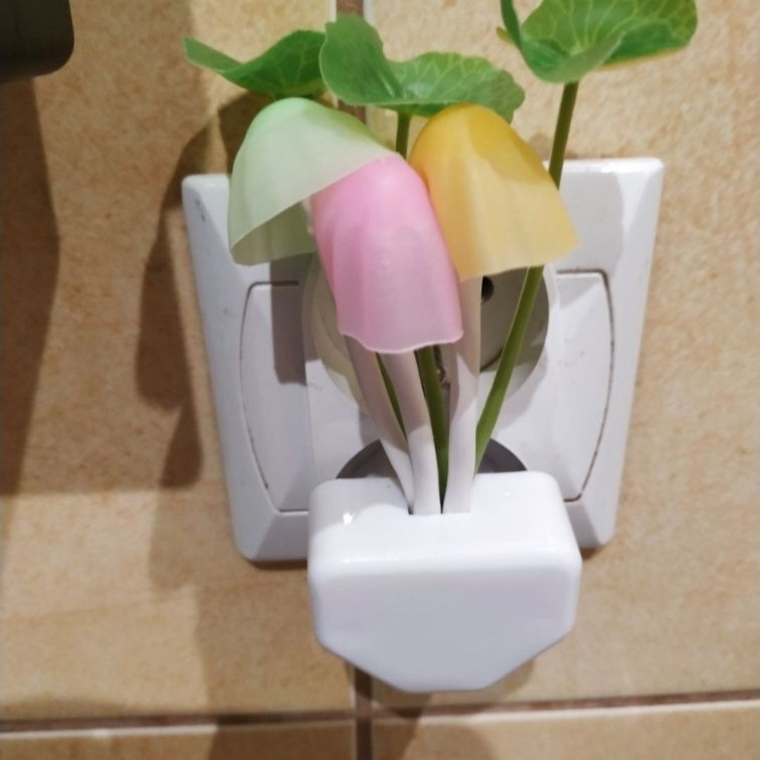 Lampka Led do kontaktu.