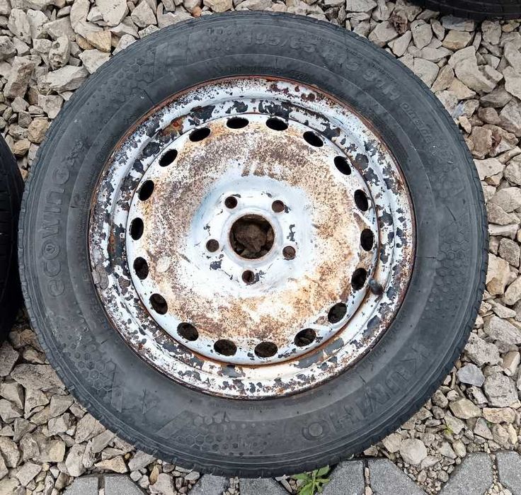 Kangoo 2 II koła letnie opony Kumho 195/65r15 20 rok 2 sztuki