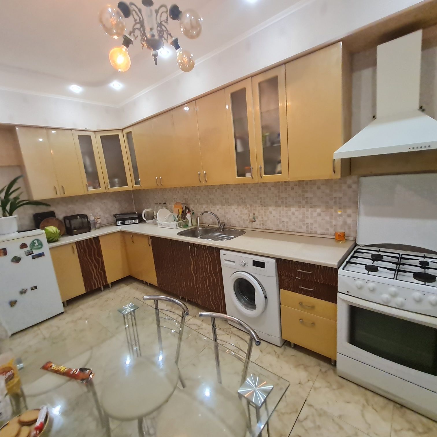 Продаж 3 кімнатна квартира з ремонтом сертифікат