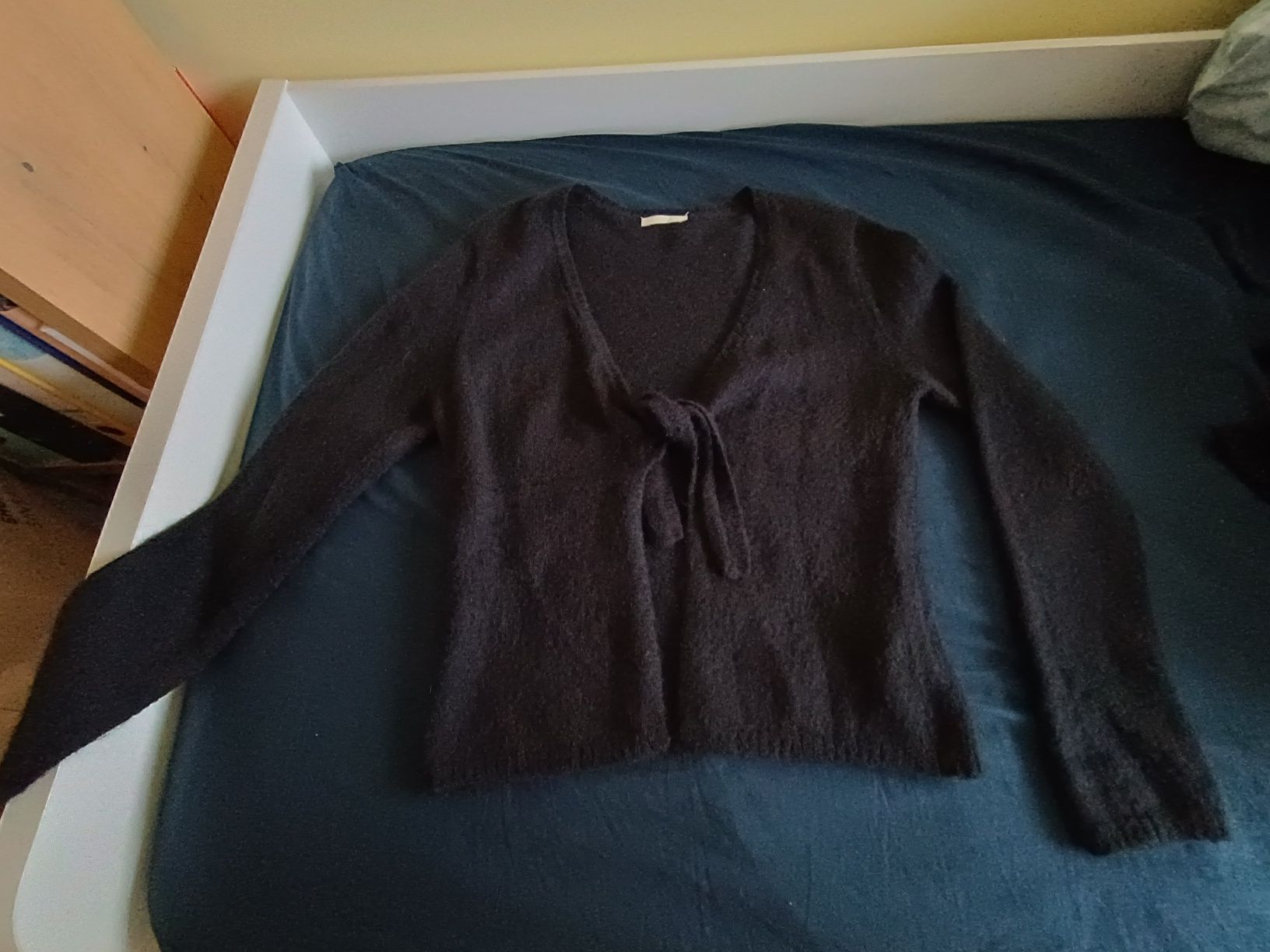 Czarny sweter moherowy