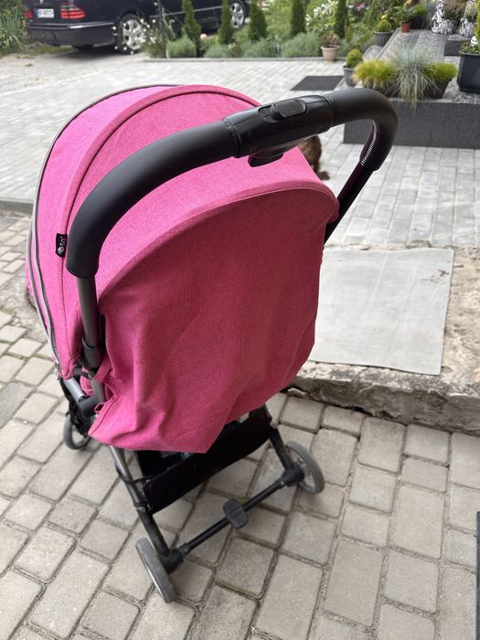 Прогулянкова коляска Chicco