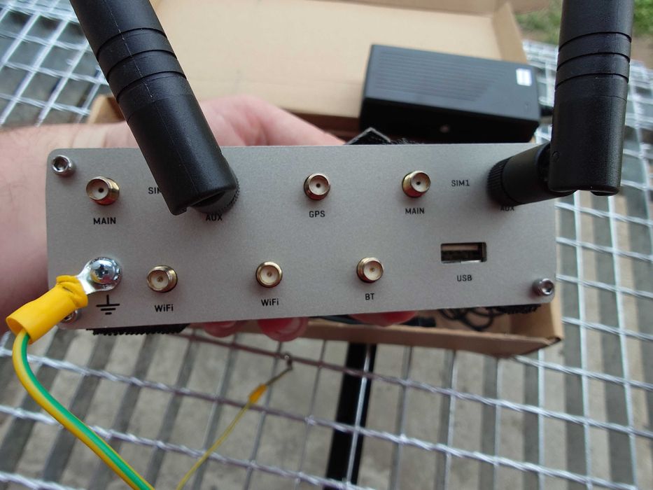 Router przemysłowy Teltonika RUTX12 - Dobry stan.