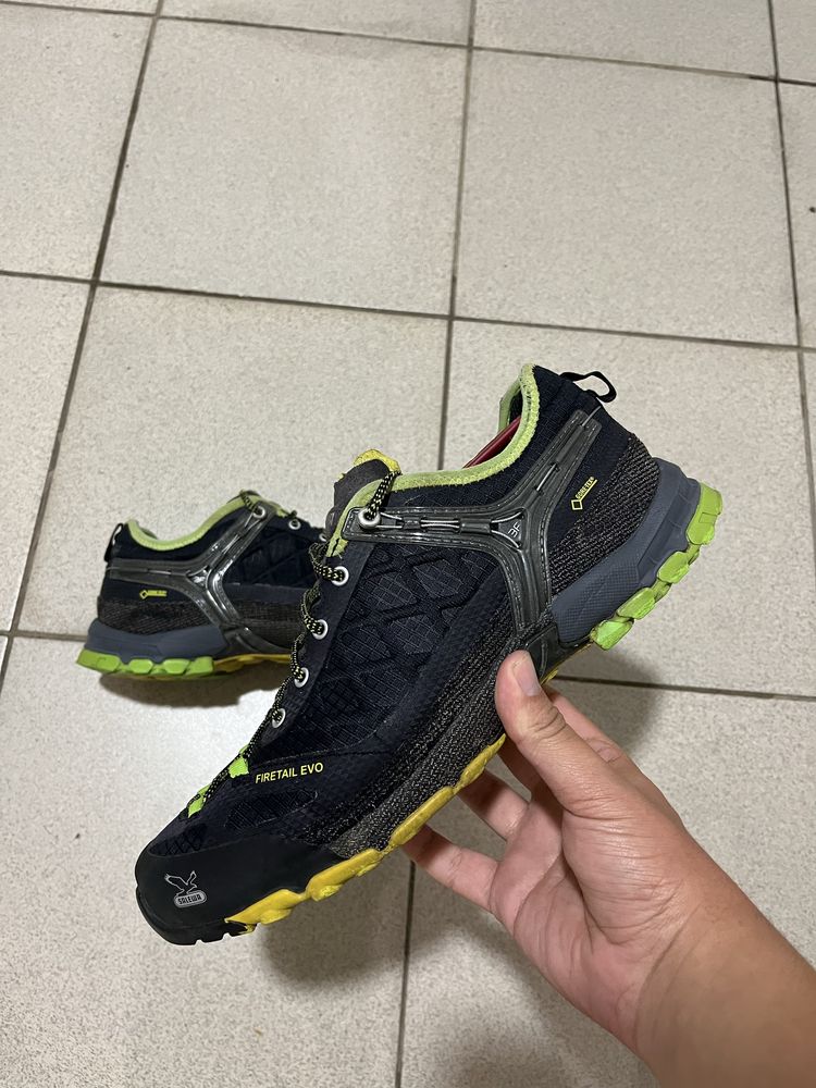 Оригінальні кросівки Salewa Firetail Evo Gore Tex розмір 42,5 27,5 см