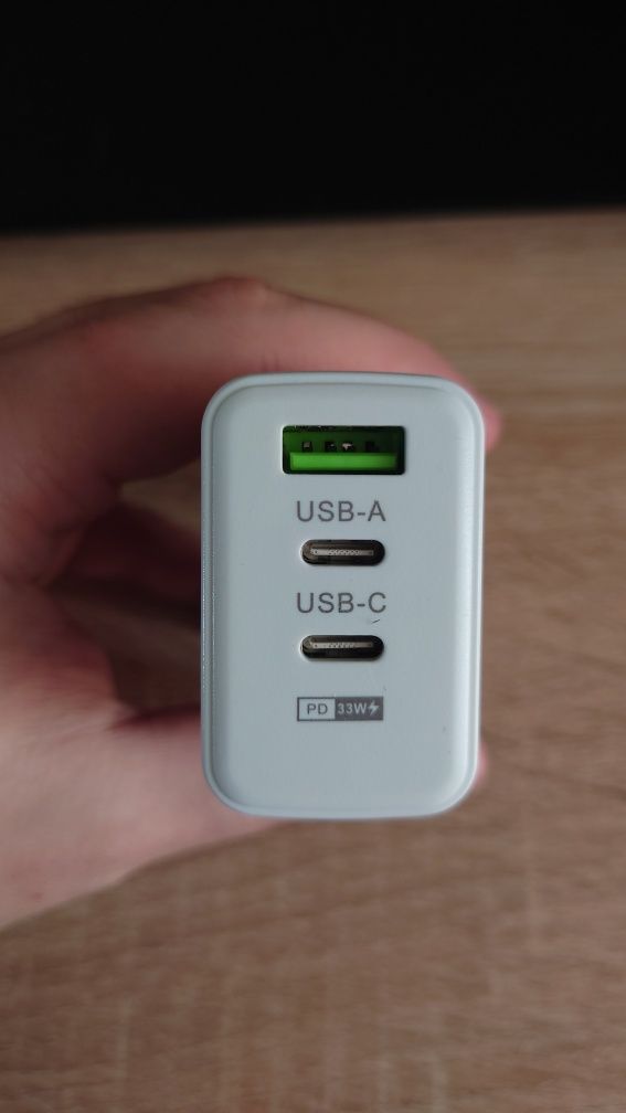 Універсальний зарядний пристрій Новий на 4 USB виходи (Адаптер ЮСБ)