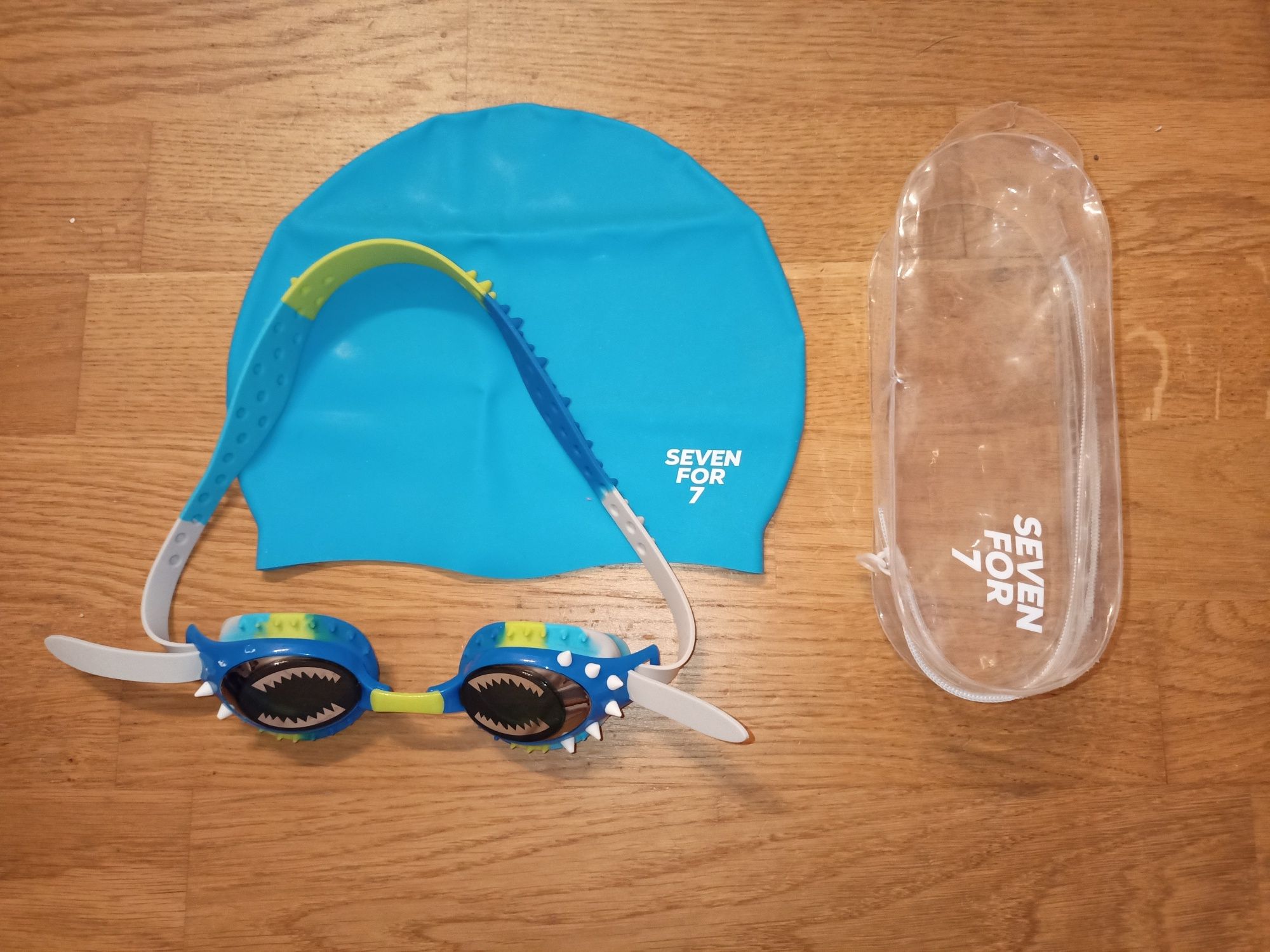 Okularki pływackie i czepek pływacki dla dzieci