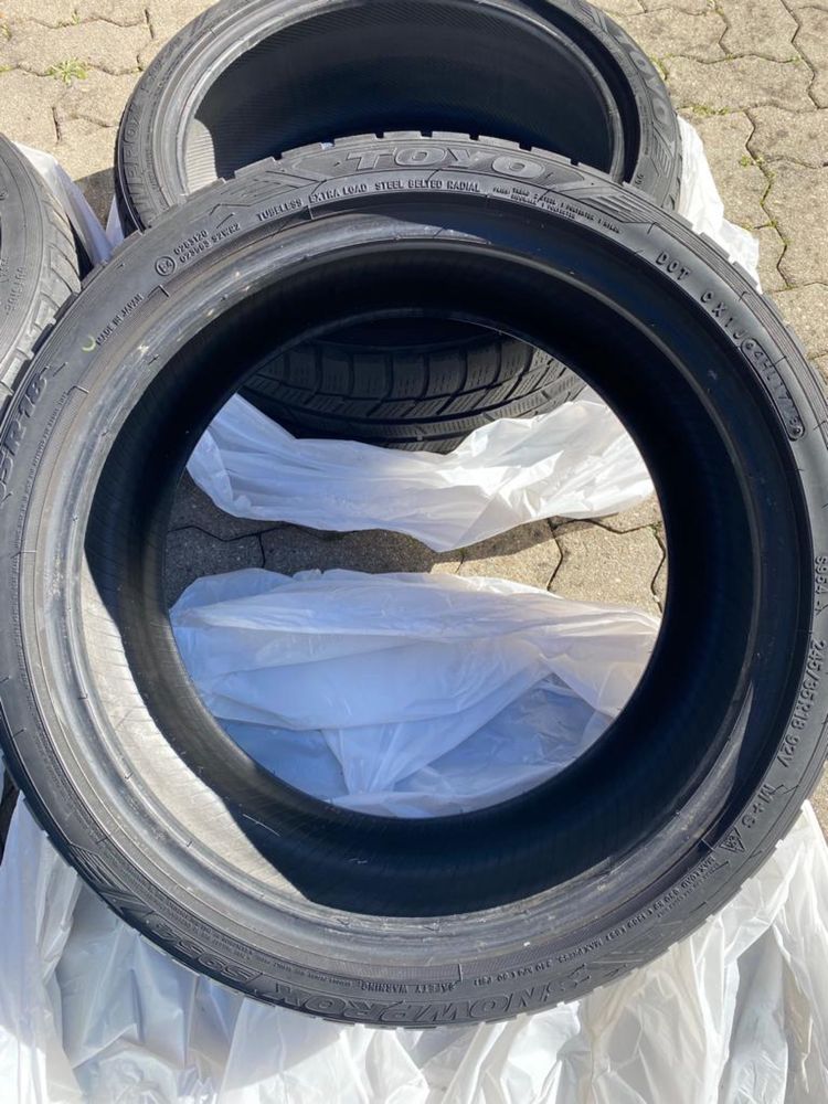 Toyo Snowprox 245/35 R18