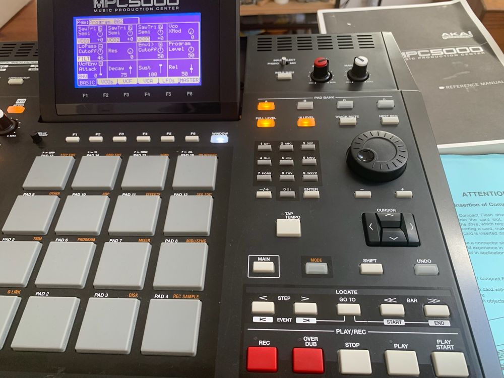 Akai mpc 5000 como novo na caixa original hd interno e 192ram max