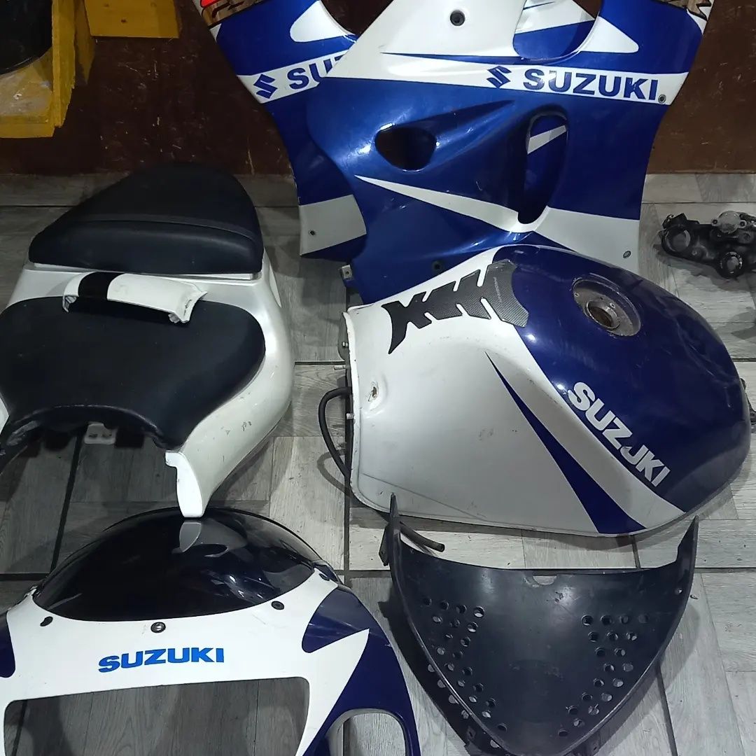 Suzuki gsx r 600 750 srad