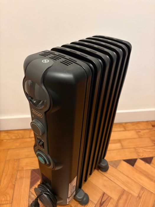 Radiador a Óleo DeLonghi - Como Novo