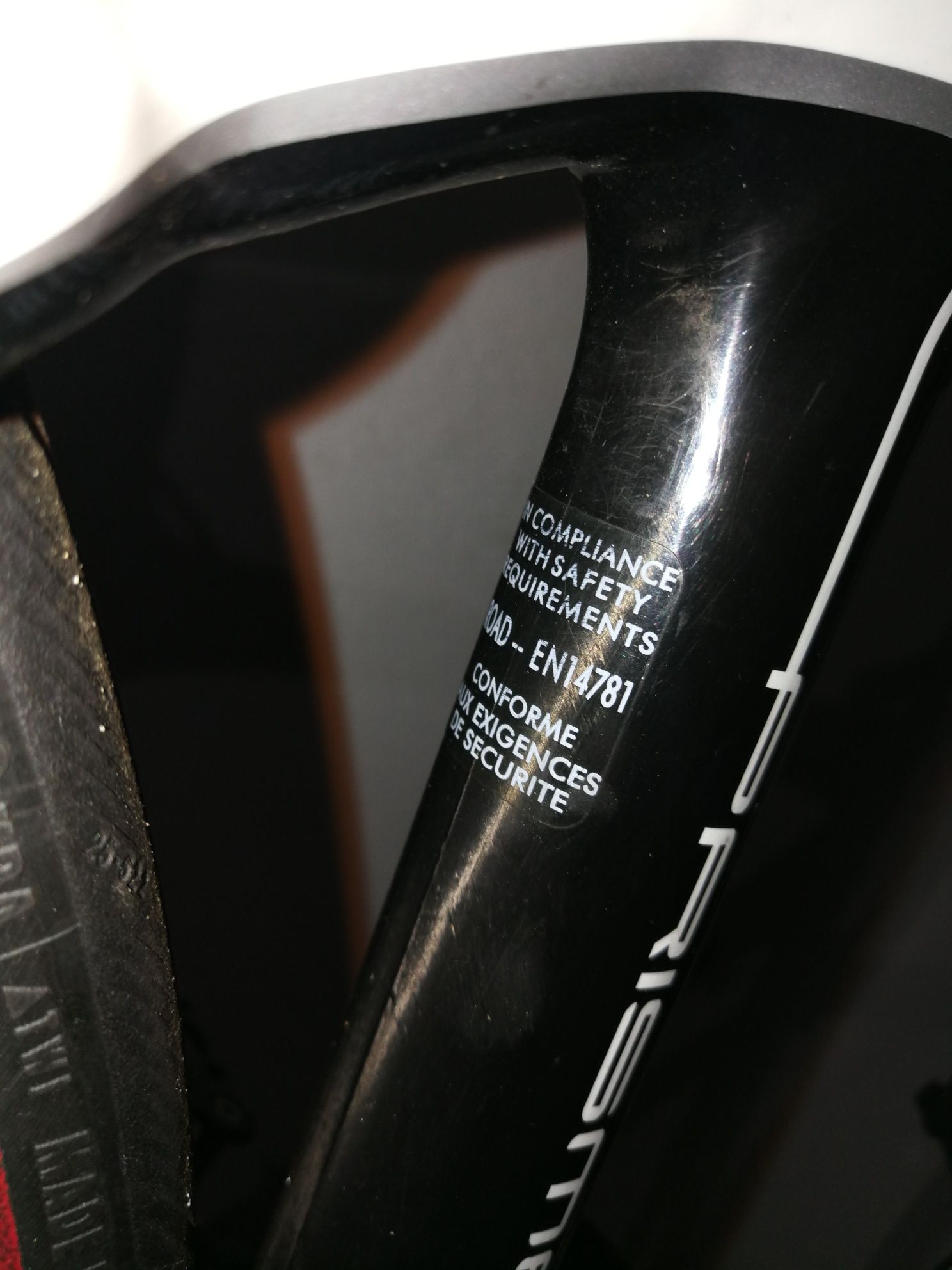 BH Prisma Carbono