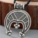 Lunula półksiężyc słowiański amulet talizman Wicca