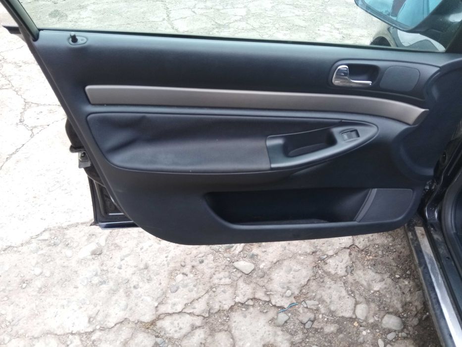 Audi A4 B5 sedan kubełki fotele pompowane lędzwia tapicerki kratki kpl