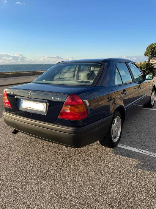 Mercedes C220D (W202) de 1994 - Bom estado geral