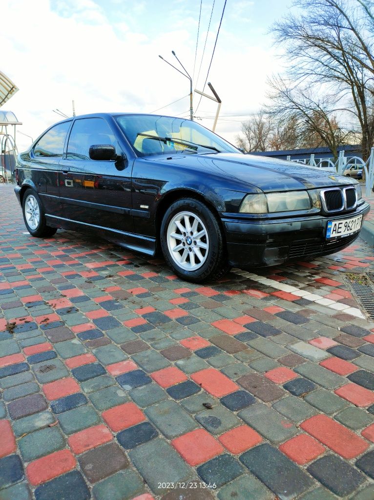 BMW 316i. E 36 Compact