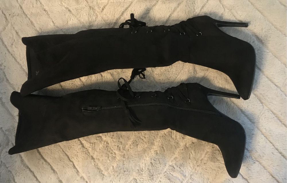 Wysokie czarne zamszowe szpilki