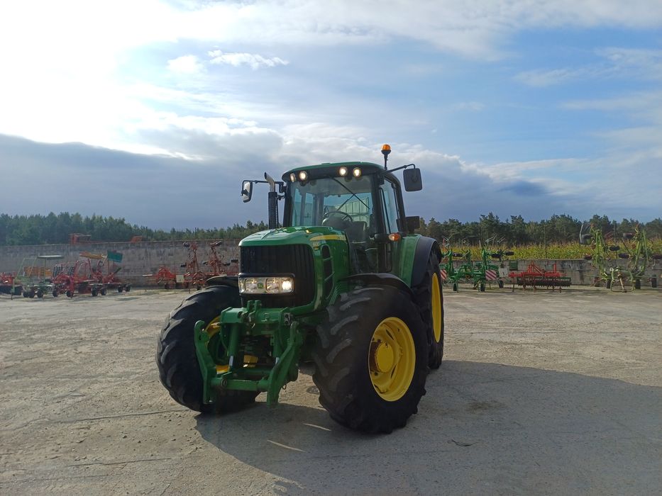 John Deere 6630 nie 6930.  6830