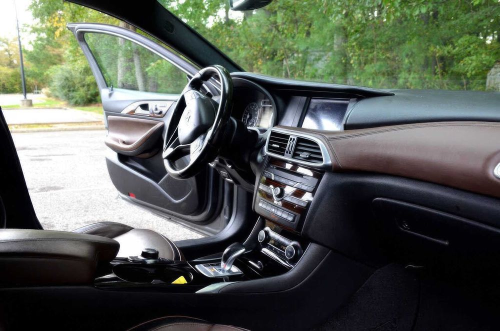 INFINITI QX30 Premium      2017