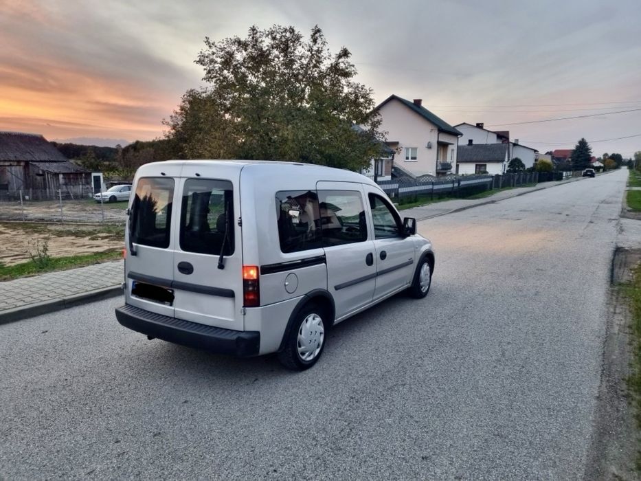 Opel combo 5osobowy