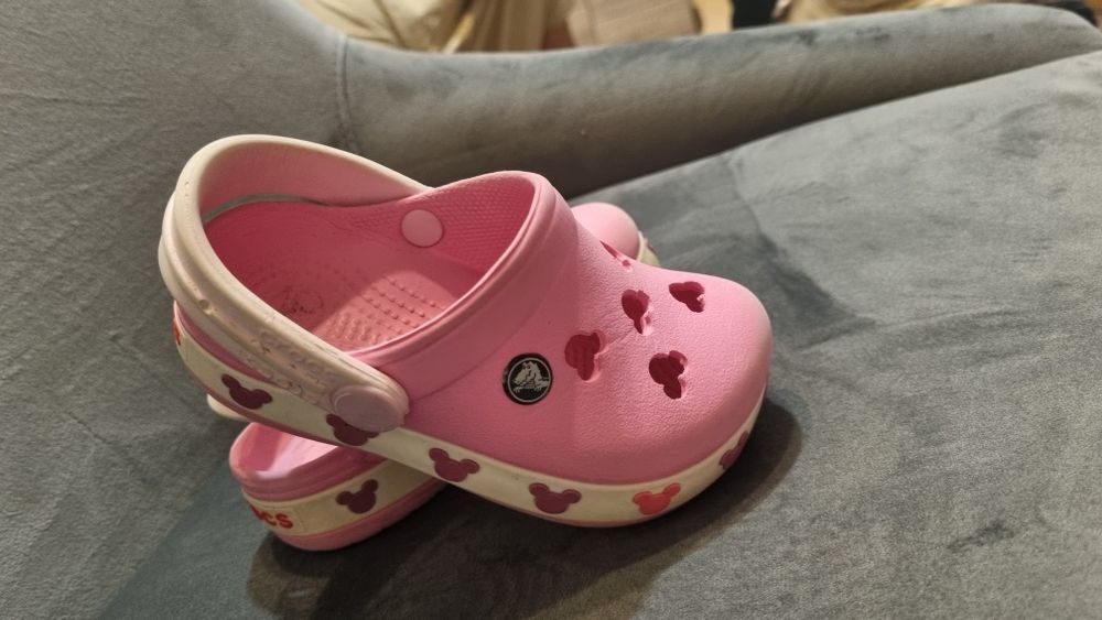 Crocs r. C 6/7 różowe