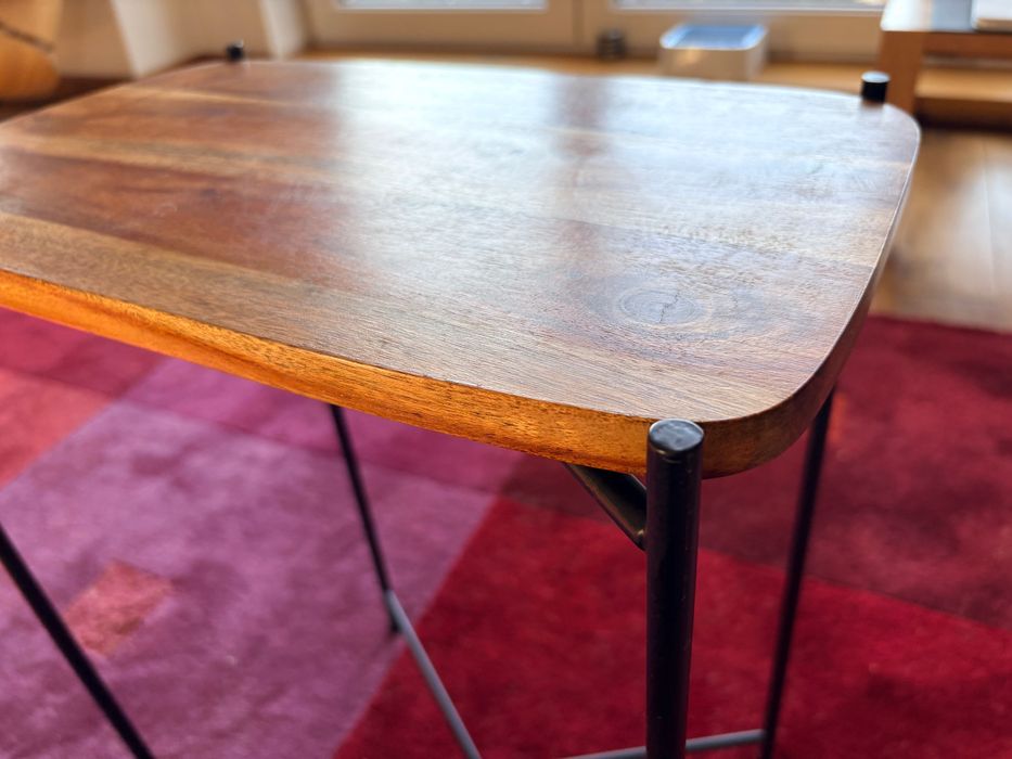 Filigranowy stolik pomocniczy Zara Home