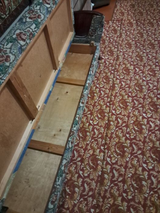 Диван в хорошем состоянии