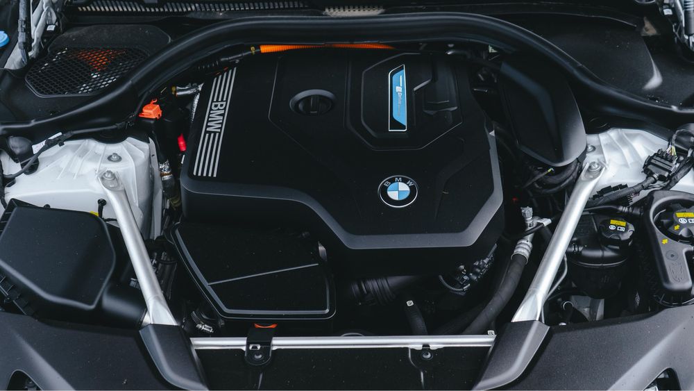 BMW 520e Touring Individual 2022