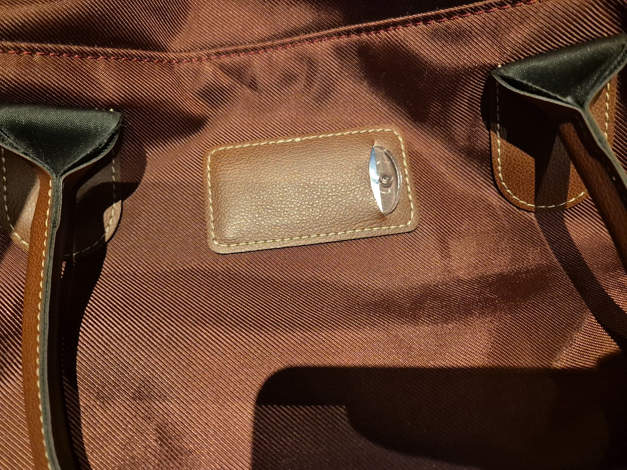 Mala e  saco de viagem leve e confiável