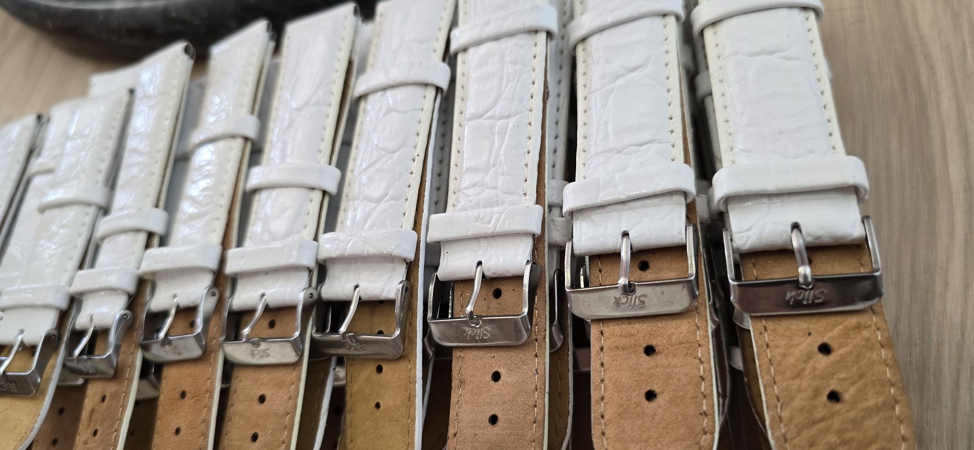 Braçaletes slick lavrados brancos 38 unidades 24mm