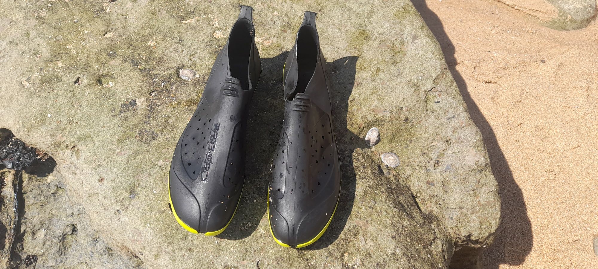 Sapatos para desportos aquáticos