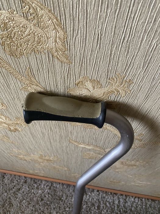 Милиці ліктьовий, і як тростина