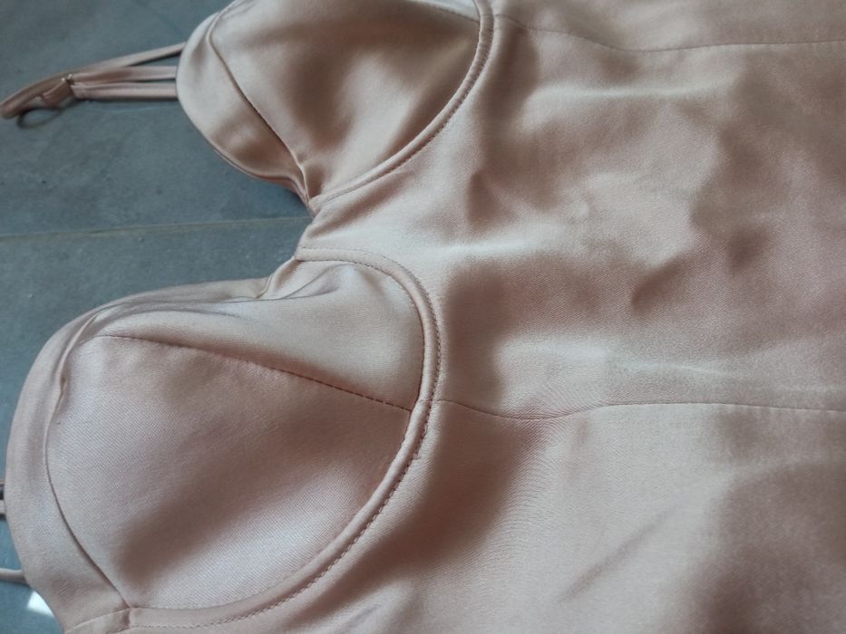 Piękne beżowe body na ramiączkach Zara