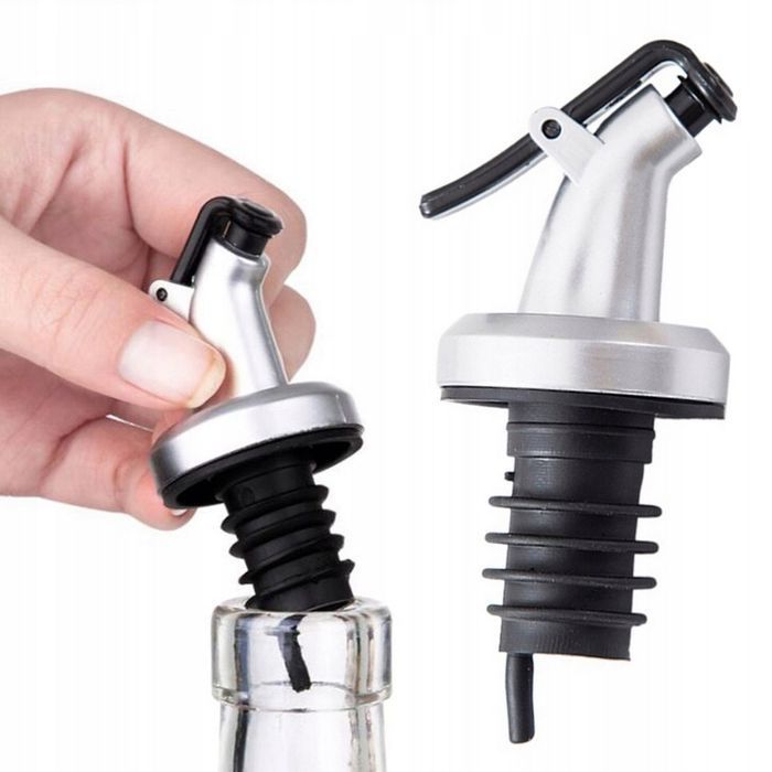 Nalewak barmański dozownik lejek korek zatyczka butelek alkoholu oliwy