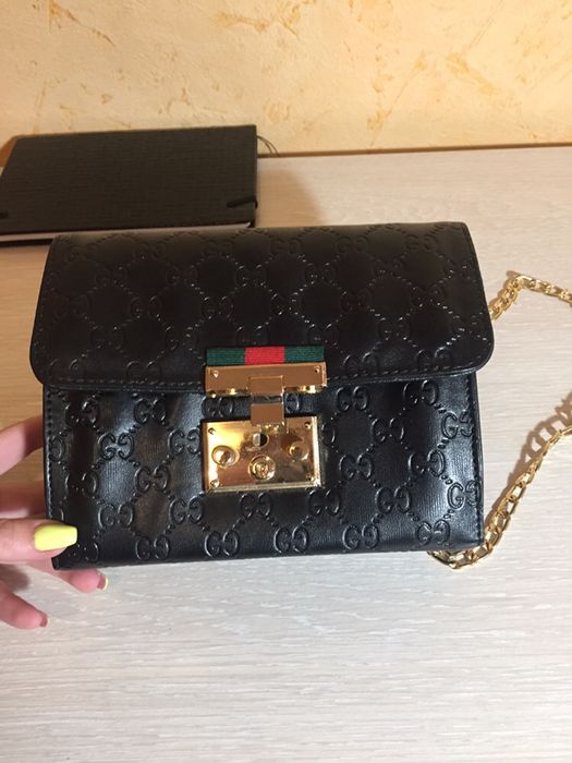 Сумка черная с цепочкой