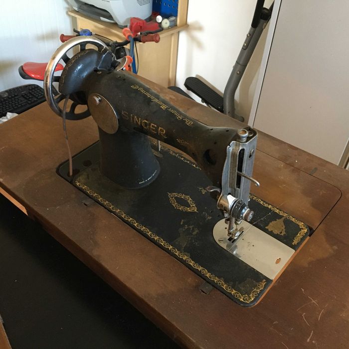 Máquina de Costura Singer antiga