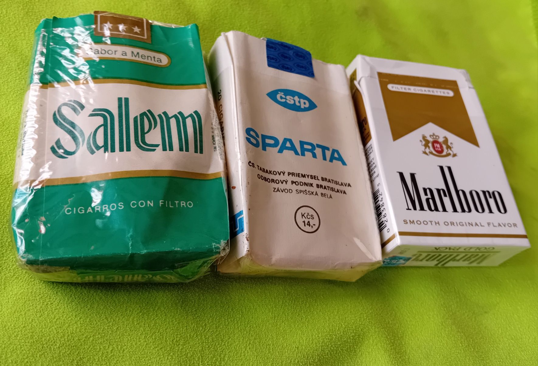 Trzy opakowania kolekcjonerskie+Camel gratis
