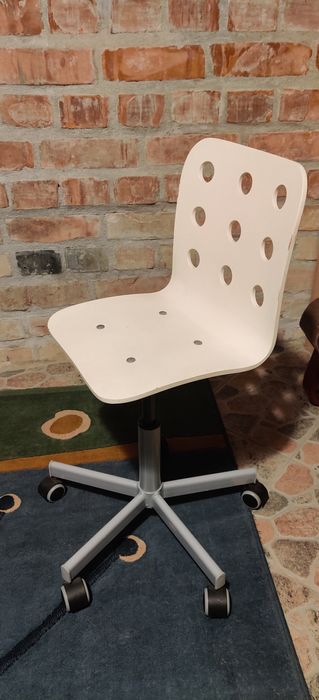 Ikea Jules - biale krzesło do biurka dla dzieci