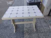Mesa com azulejos