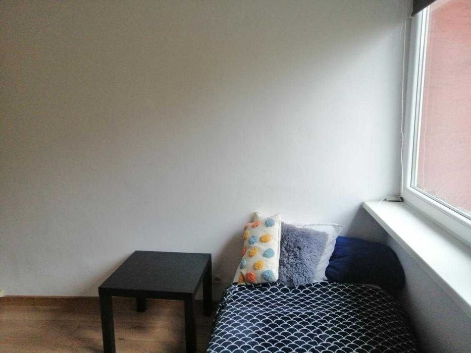 Przytulny pokój jednoosobowy z widokiem na zieleń. Prokocim Nowy!