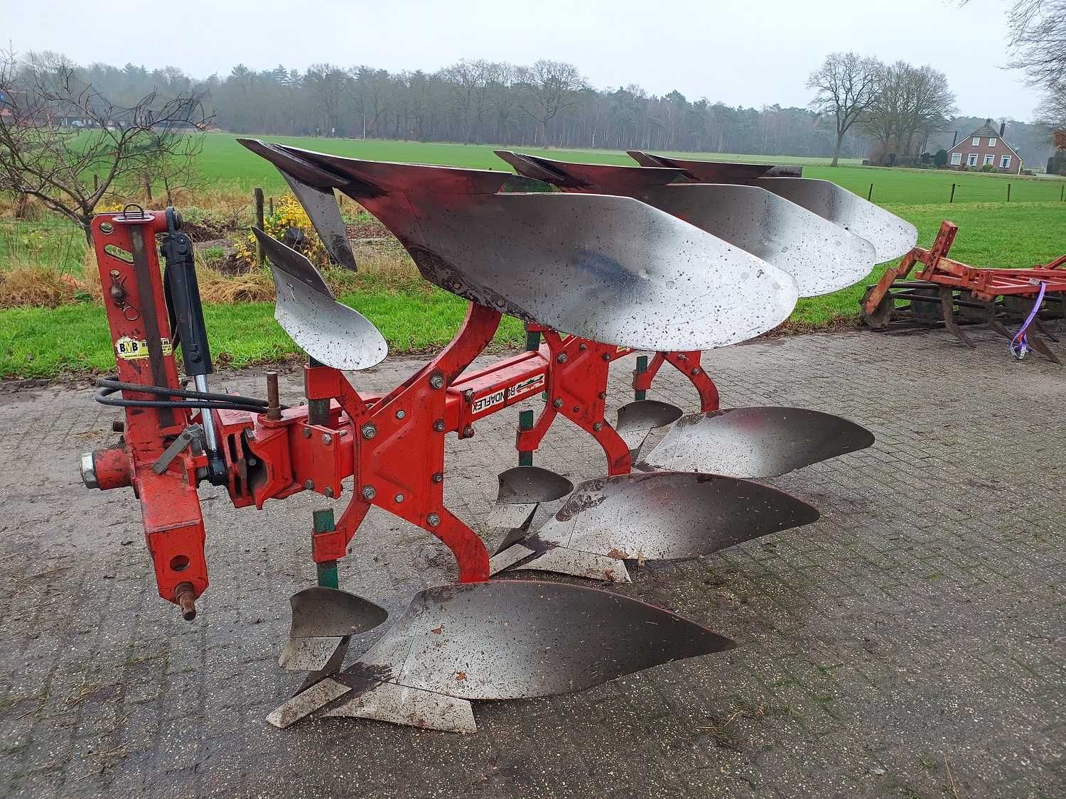 Lemken Opal 90. Rabewerk Vario. Kverneland Vario. Krone.InneTransport.